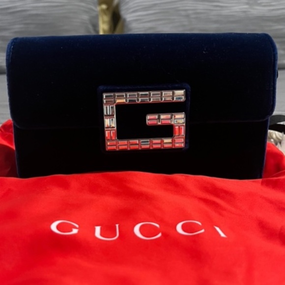 New Authentic GUCCI Broadway Velvet Crossbody Bag Small Blue - Picture 1 of 13